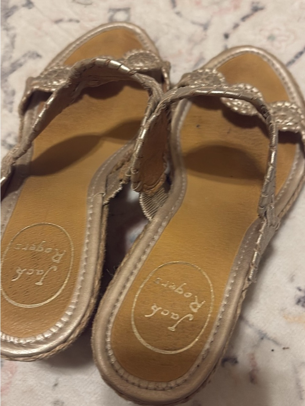Jack Rogers Metallic Champagne Leather sandal with small heel. Size - Picture 3 of 5
